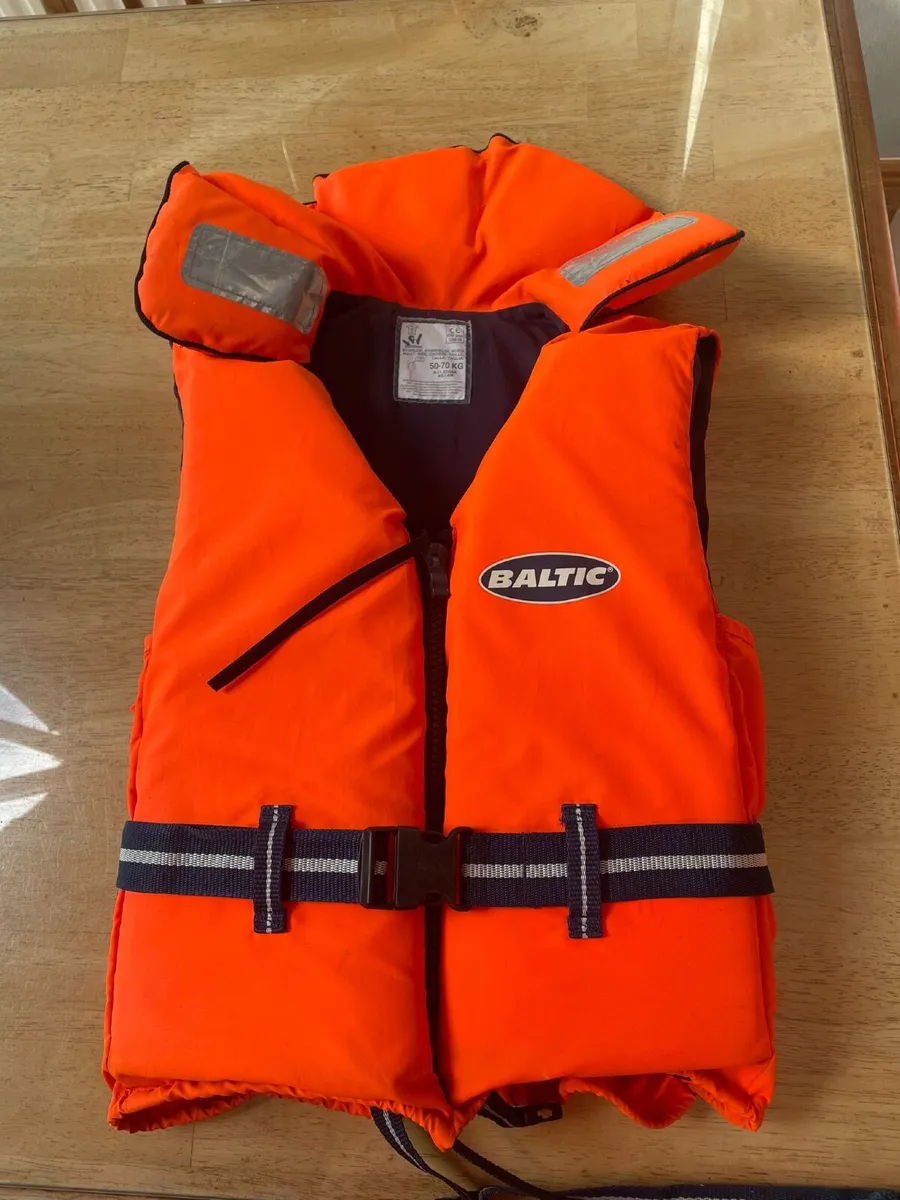 Lifejackets - Image 4
