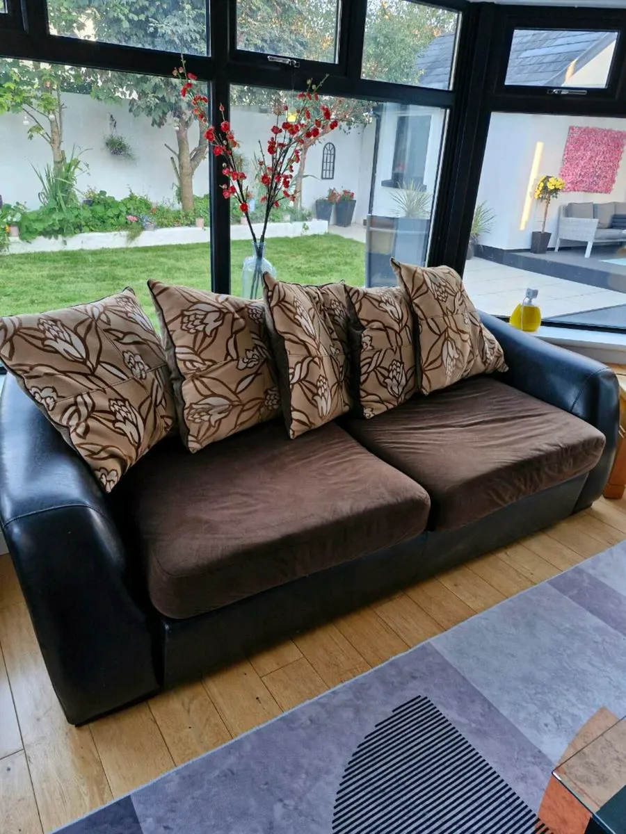 Couch - Image 4