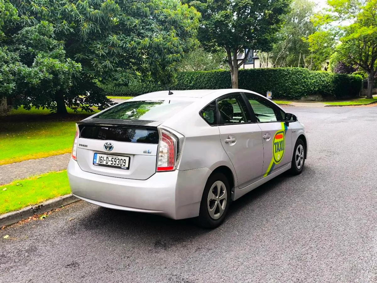 2016 PRIUS HYBRID EX TAXI - Image 4