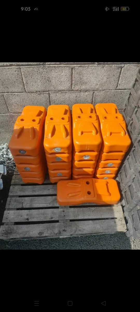 temporary fence blocks - Image 1