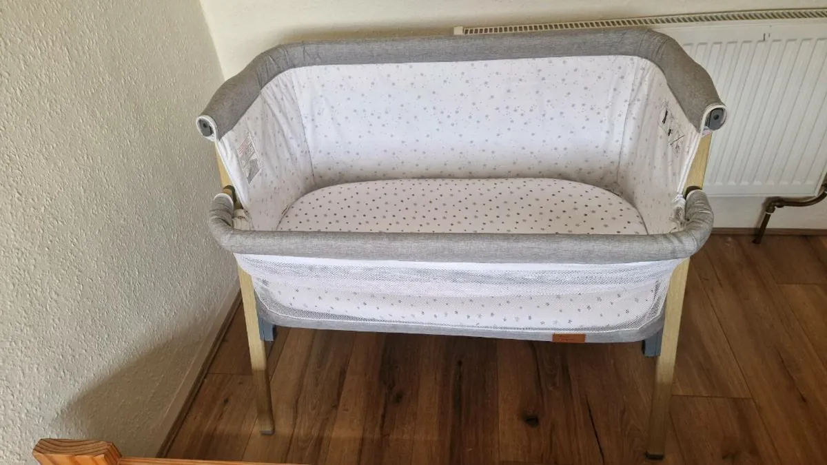 Baby Elegance Night Night Bedside Crib - Image 1