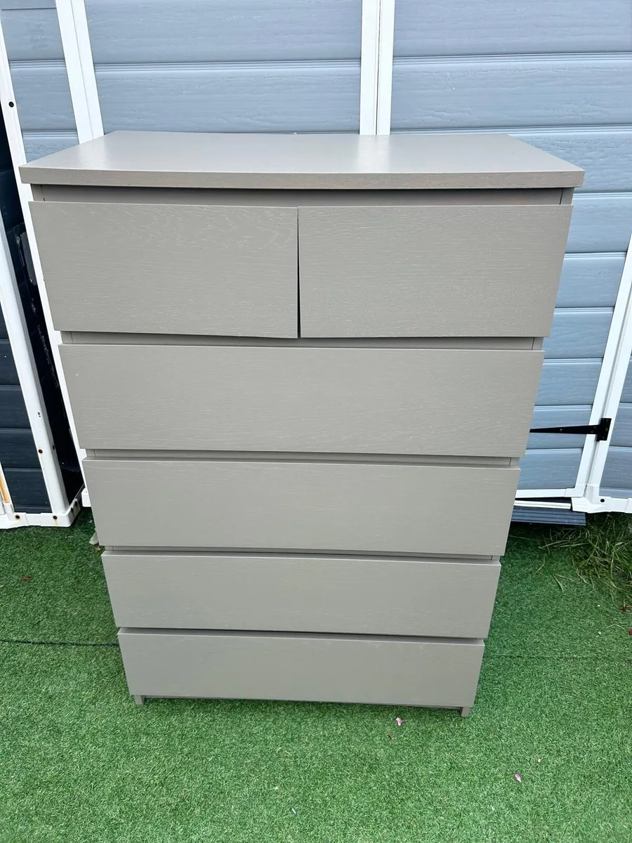 Chest of drawers - Image 1