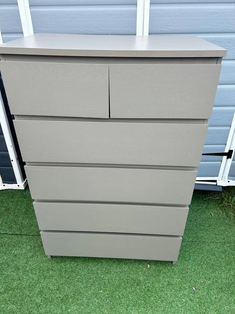 Chest of drawers - Image 2