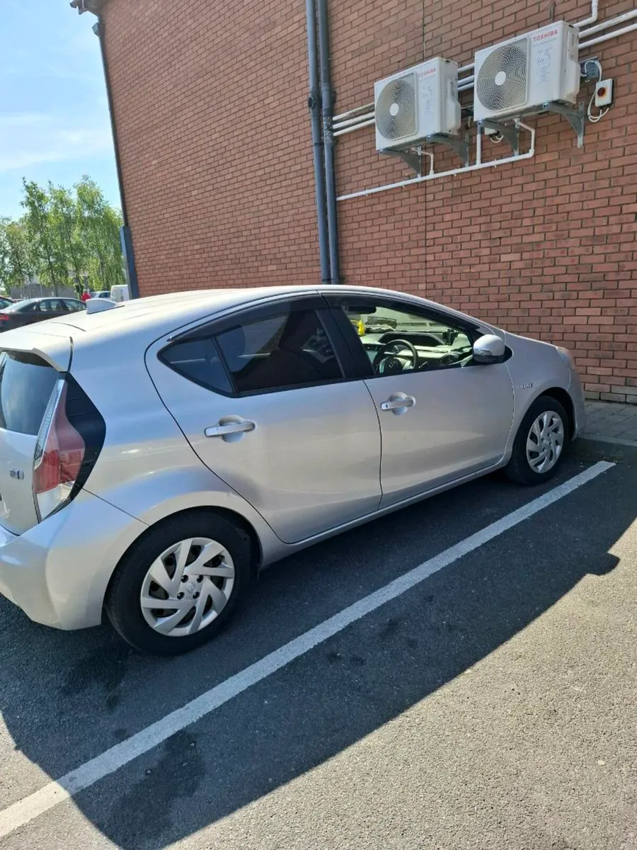 TOYOTA AQUA 2015 - Image 1