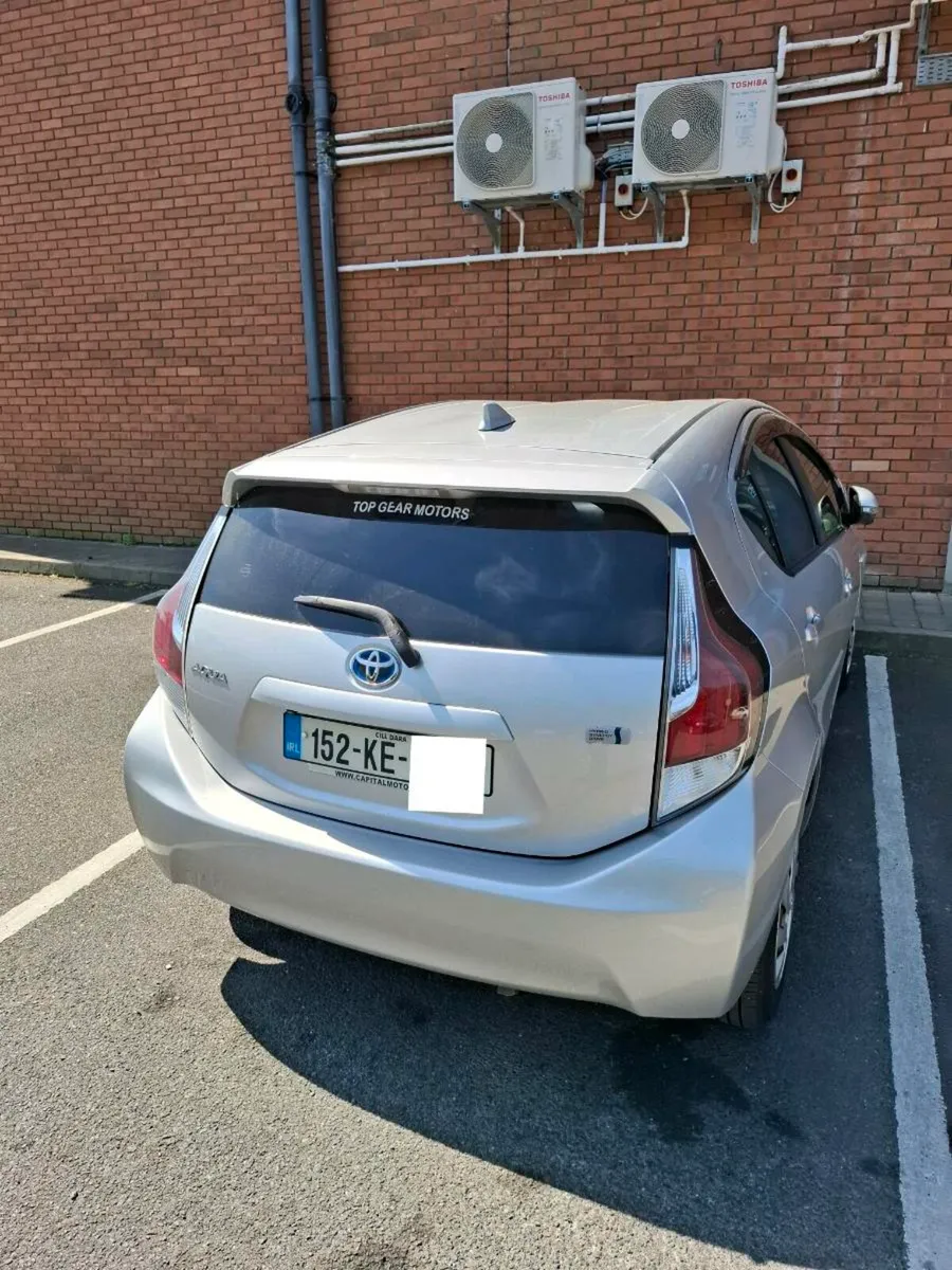 TOYOTA AQUA 2015 - Image 2