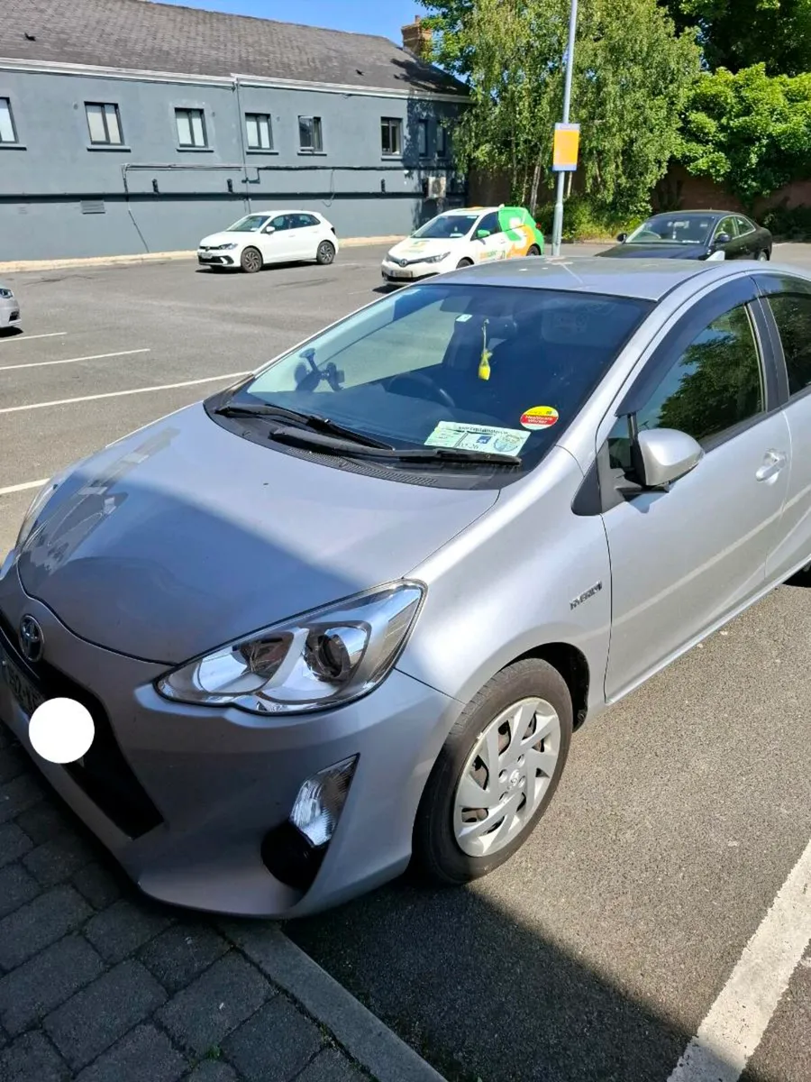 TOYOTA AQUA 2015 - Image 4