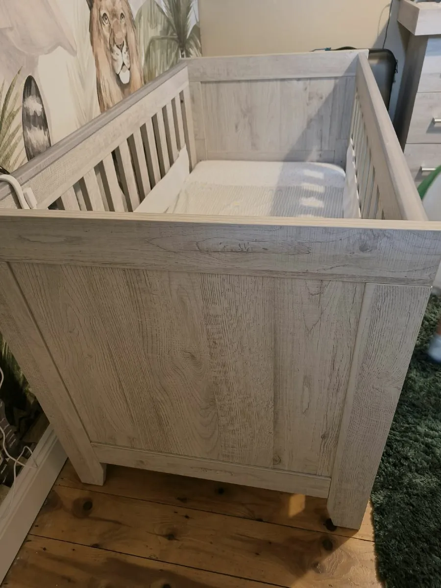 Bella Baby Atlas Cot Bed - Image 3