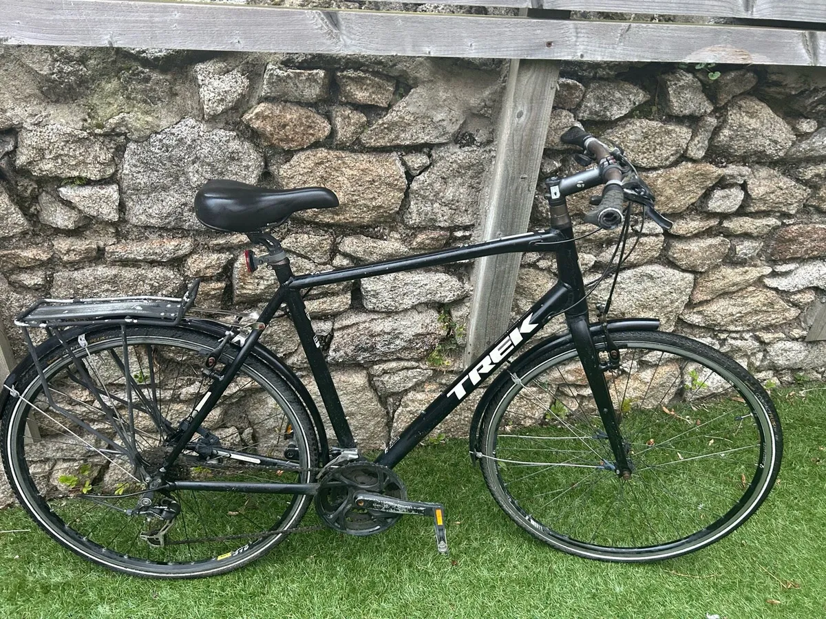 Large Frame Trek Commuter Bike (22.5 Inches) - Image 2