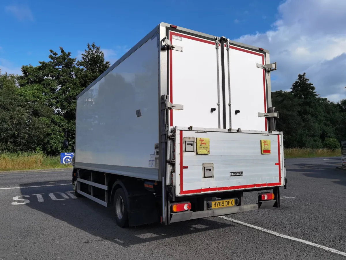 2020 DAF LF 230 14 TON 4x2 with 20ft fridge body - Image 4