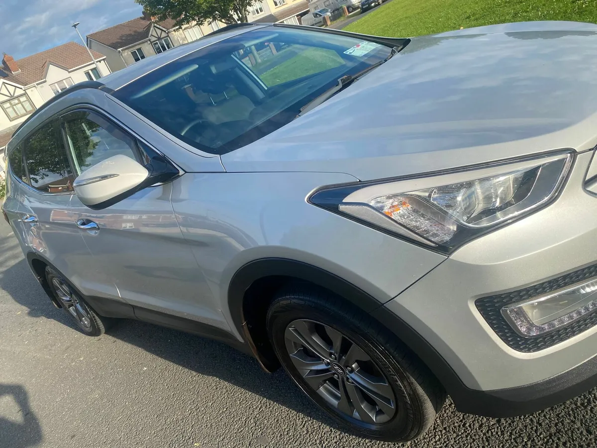 Hyundai Santafe 2.2 Deasel. 145kw. 7 seater - Image 3