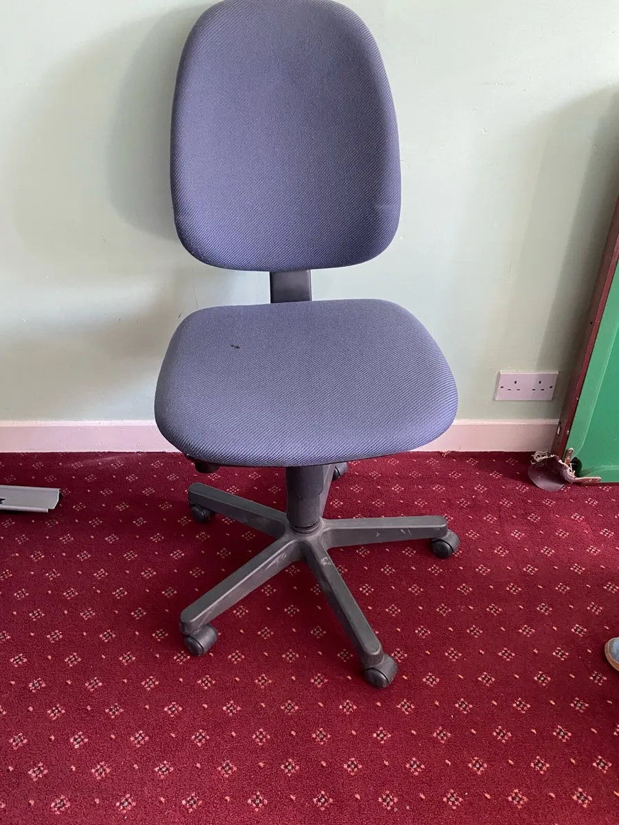 Swivel chair