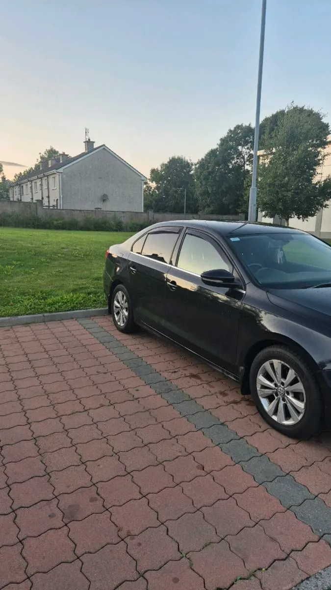 Volkswagen jetta 1.6L - Image 2