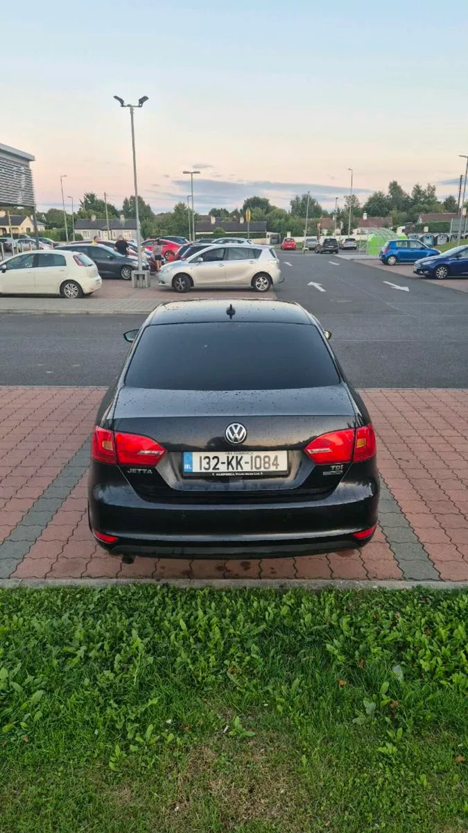 Volkswagen jetta 1.6L - Image 3