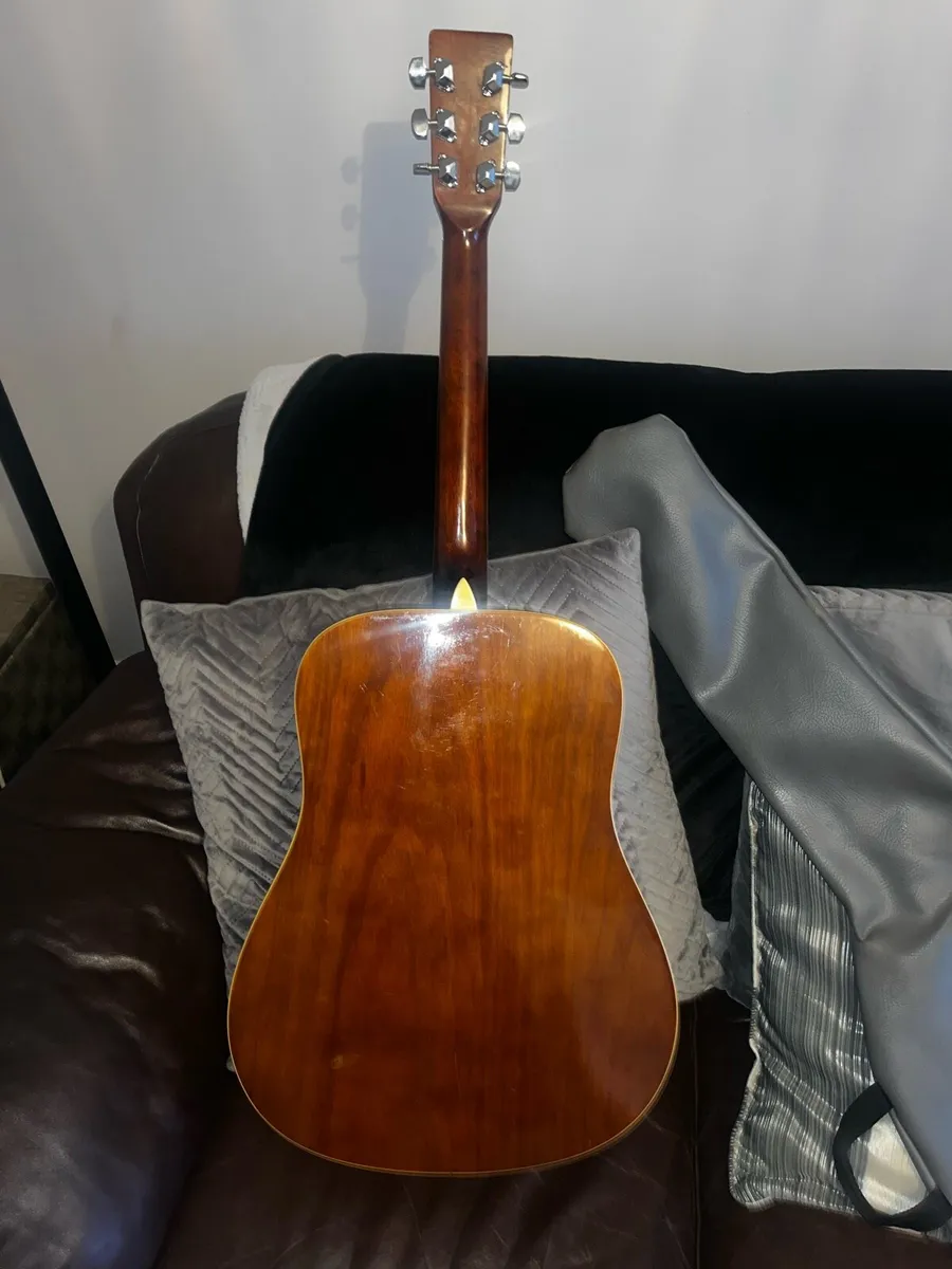 Acoustic Guitar - Image 4