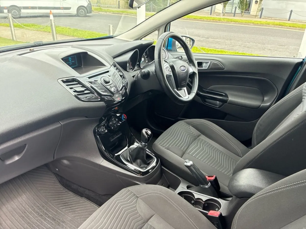Ford Fiesta Titanium 1.25 60ps M5 4 MCA 4DR - Image 3
