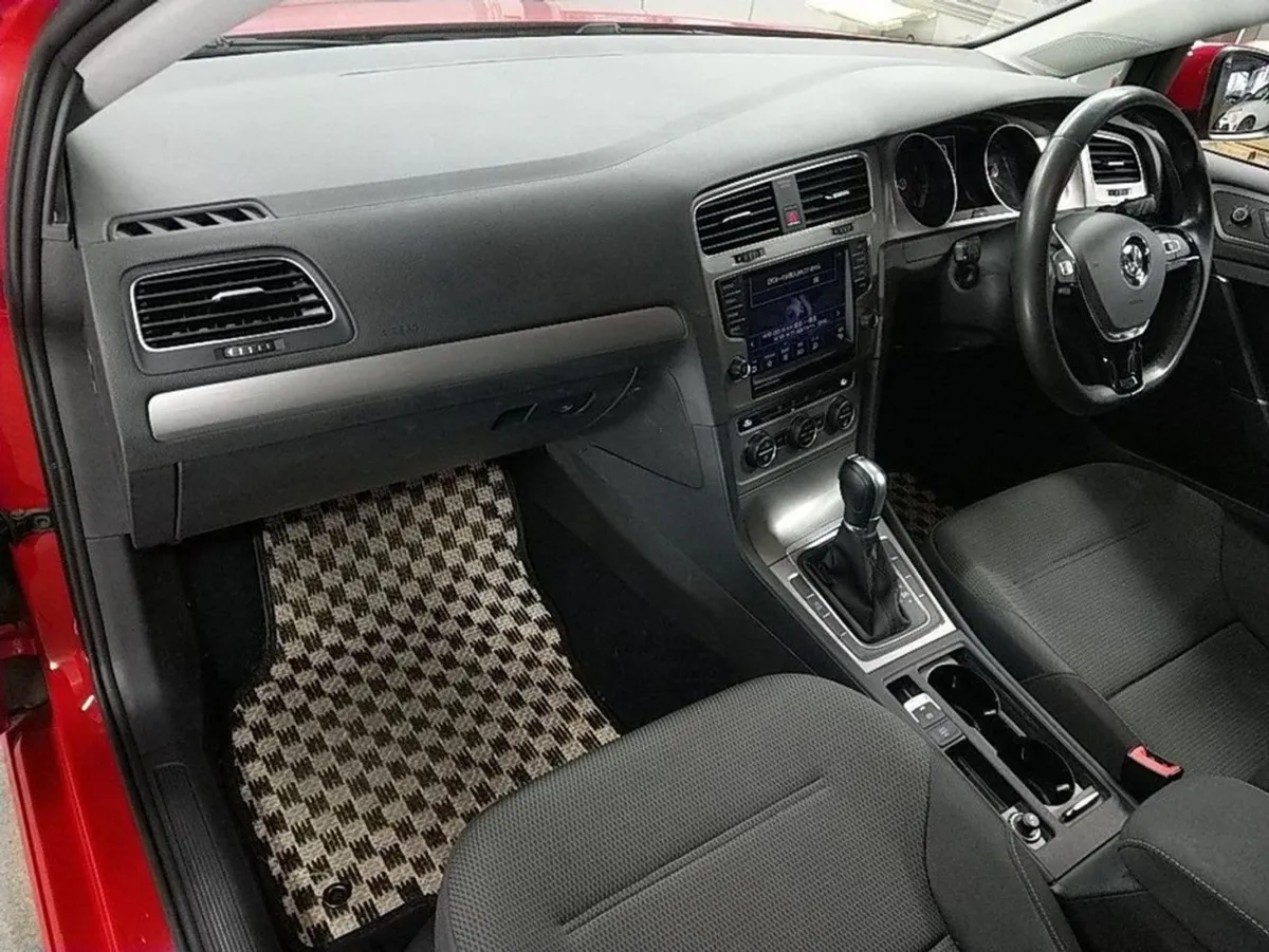 Volkswagen Golf 1.2 TSI Auto - Image 3