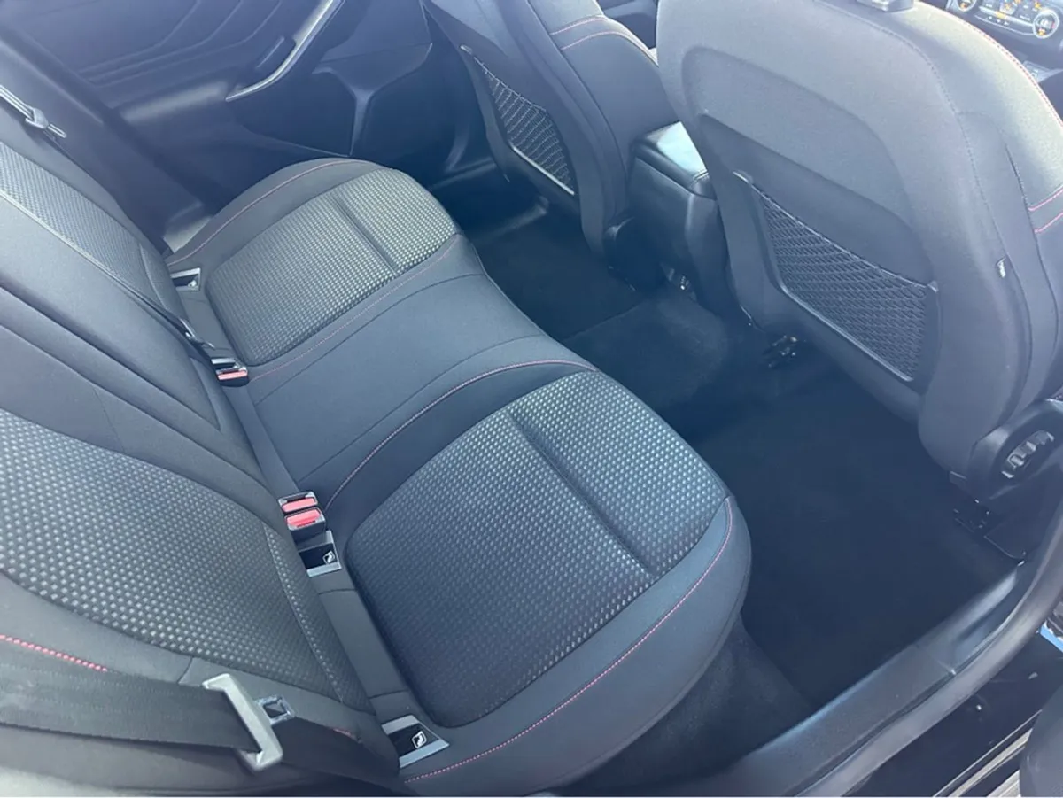 Ford Focus St-line Style 5DR 1.0t 12 125 M6 4 - Image 2