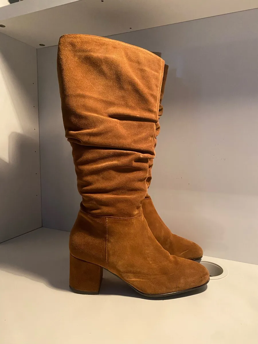 Knee height boots (offers accepted) - Image 3