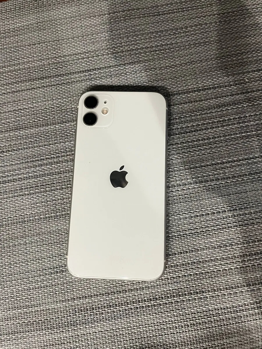 iPhone 11 63GB - Image 1
