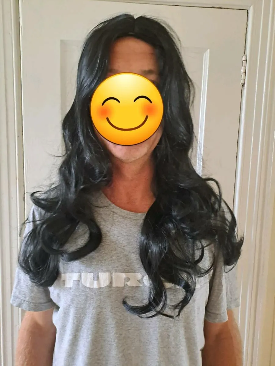 Black curly hair wig - Image 1