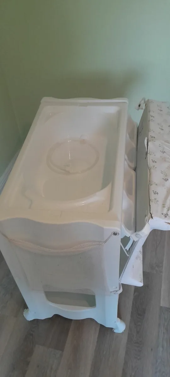 Baby changing unit - Image 2