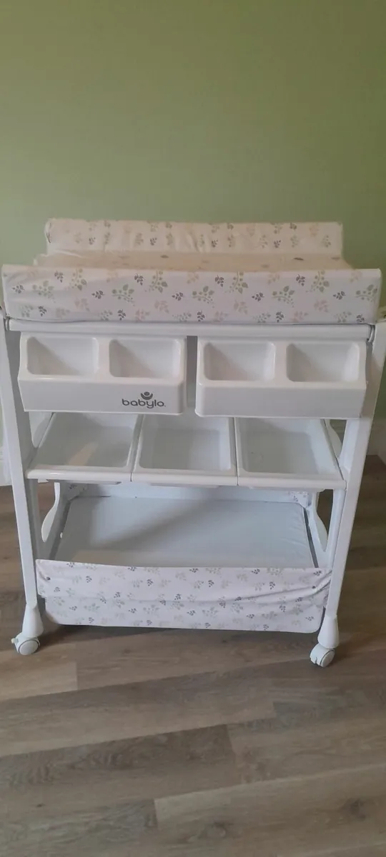Baby changing unit - Image 1