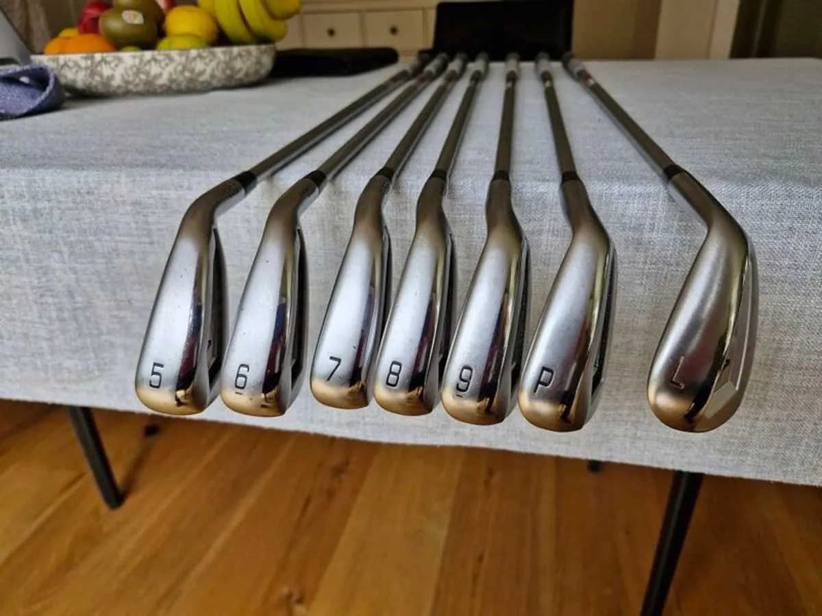 mizuno JPX921 irons - Image 1