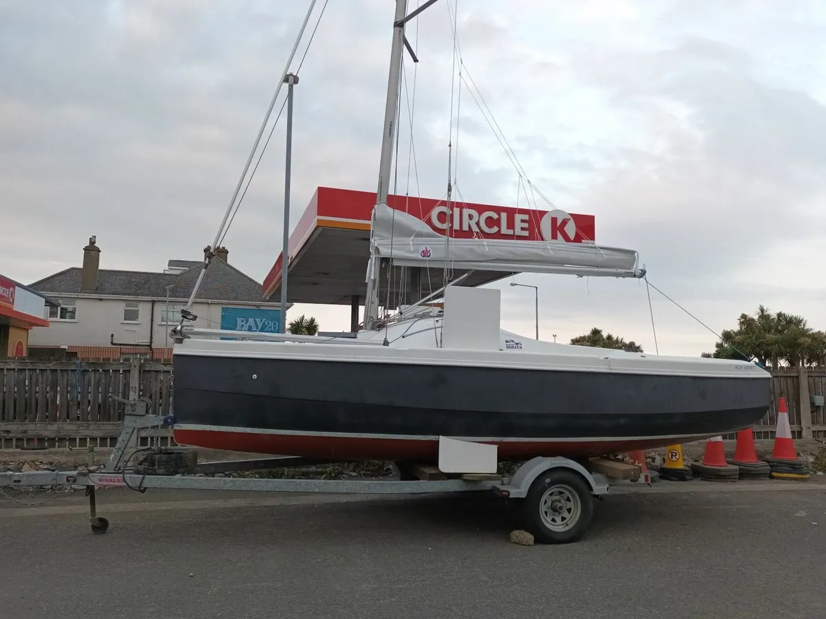 Hunter 20 Sport Sailing Yacht - Image 3