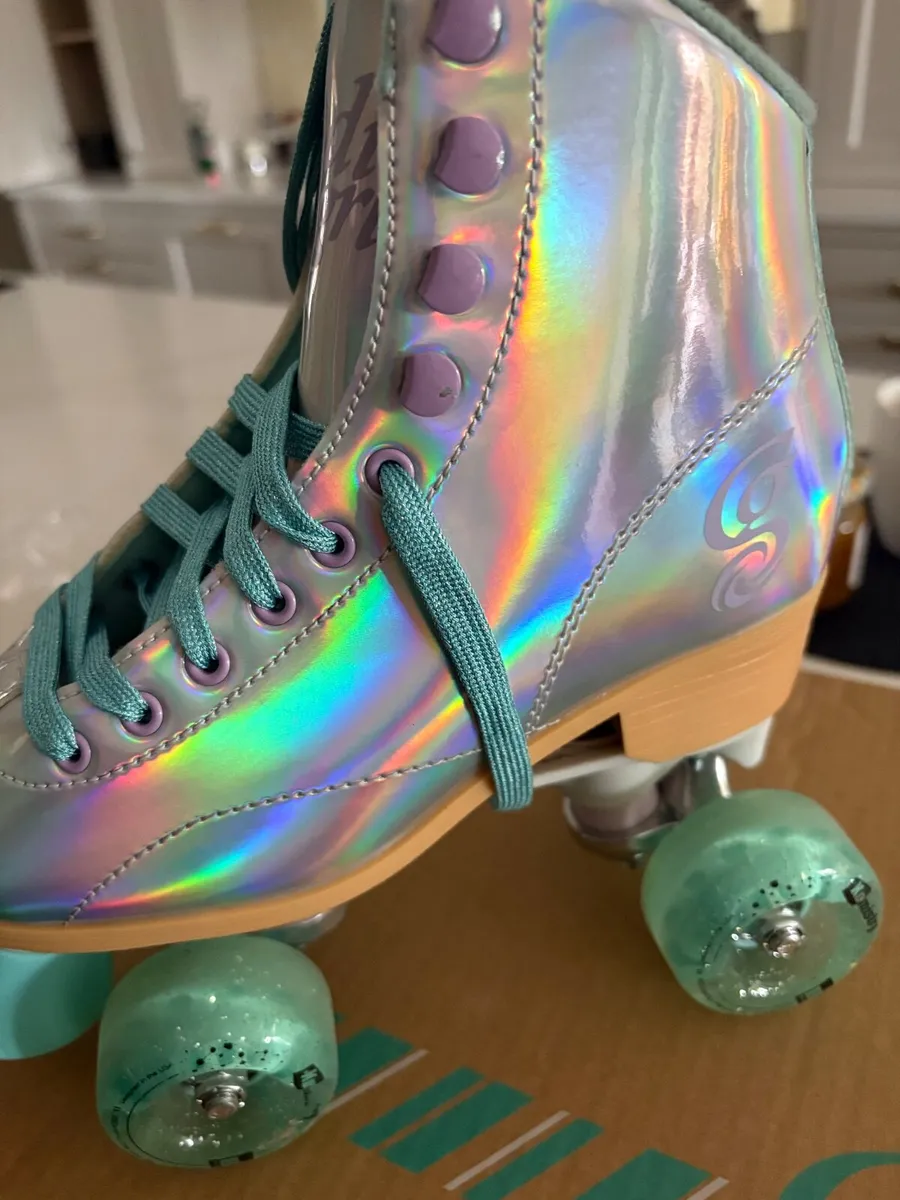 Roller skating - Image 1