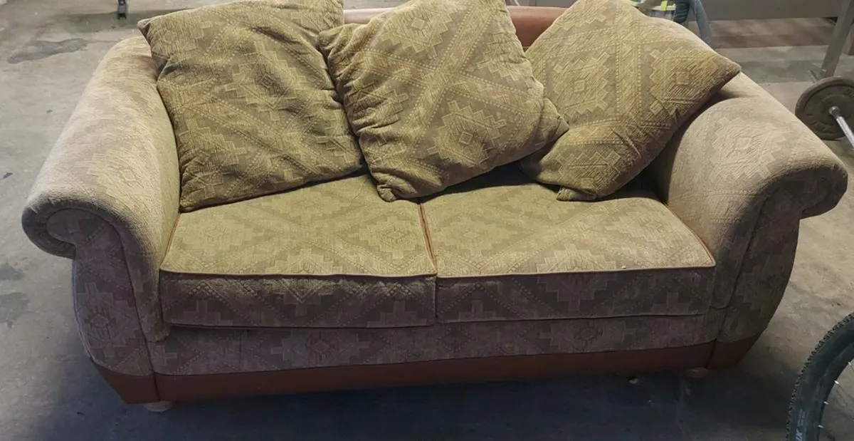 Couch 2+1+1 - Image 1