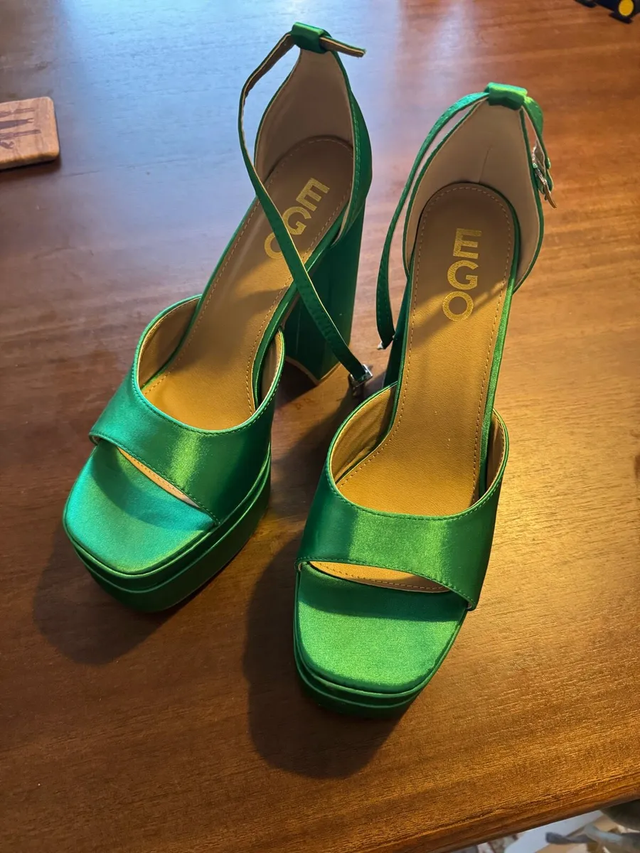 High heeled shoes, never been worn - Image 2