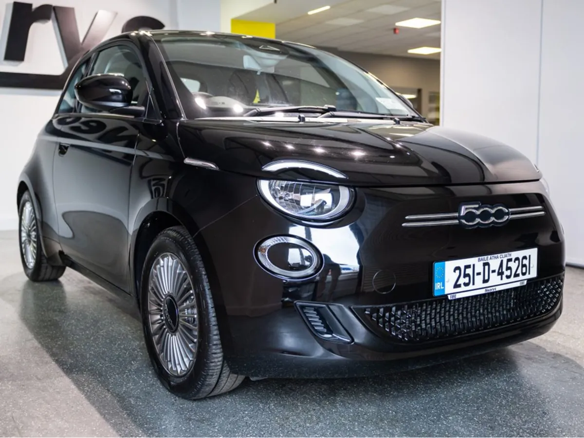 Fiat 500e Icon 42kwh 3DR Auto - Image 1