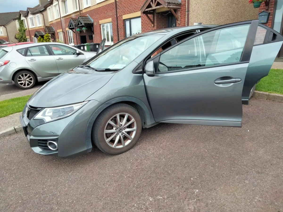Honda Civic 2016 - Image 2