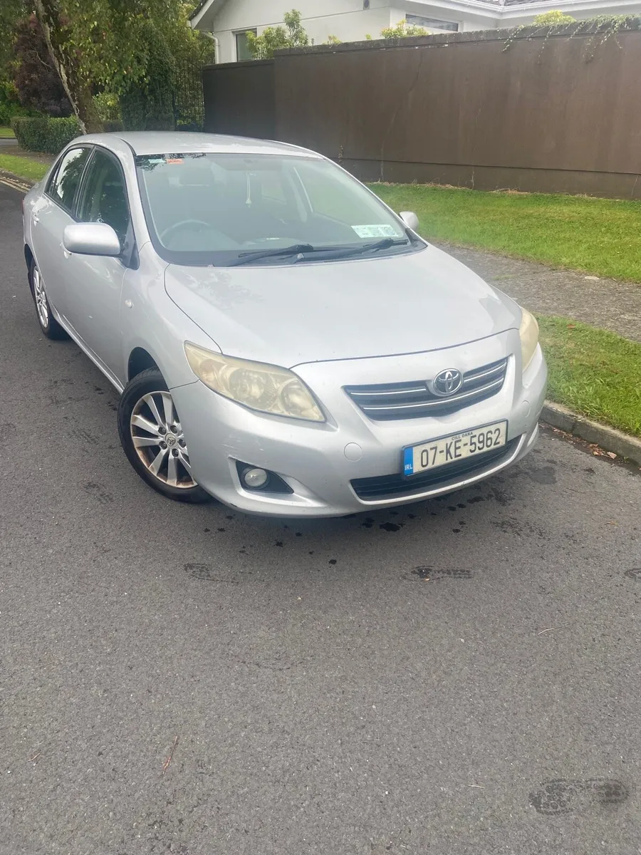 Toyota corolla - Image 1