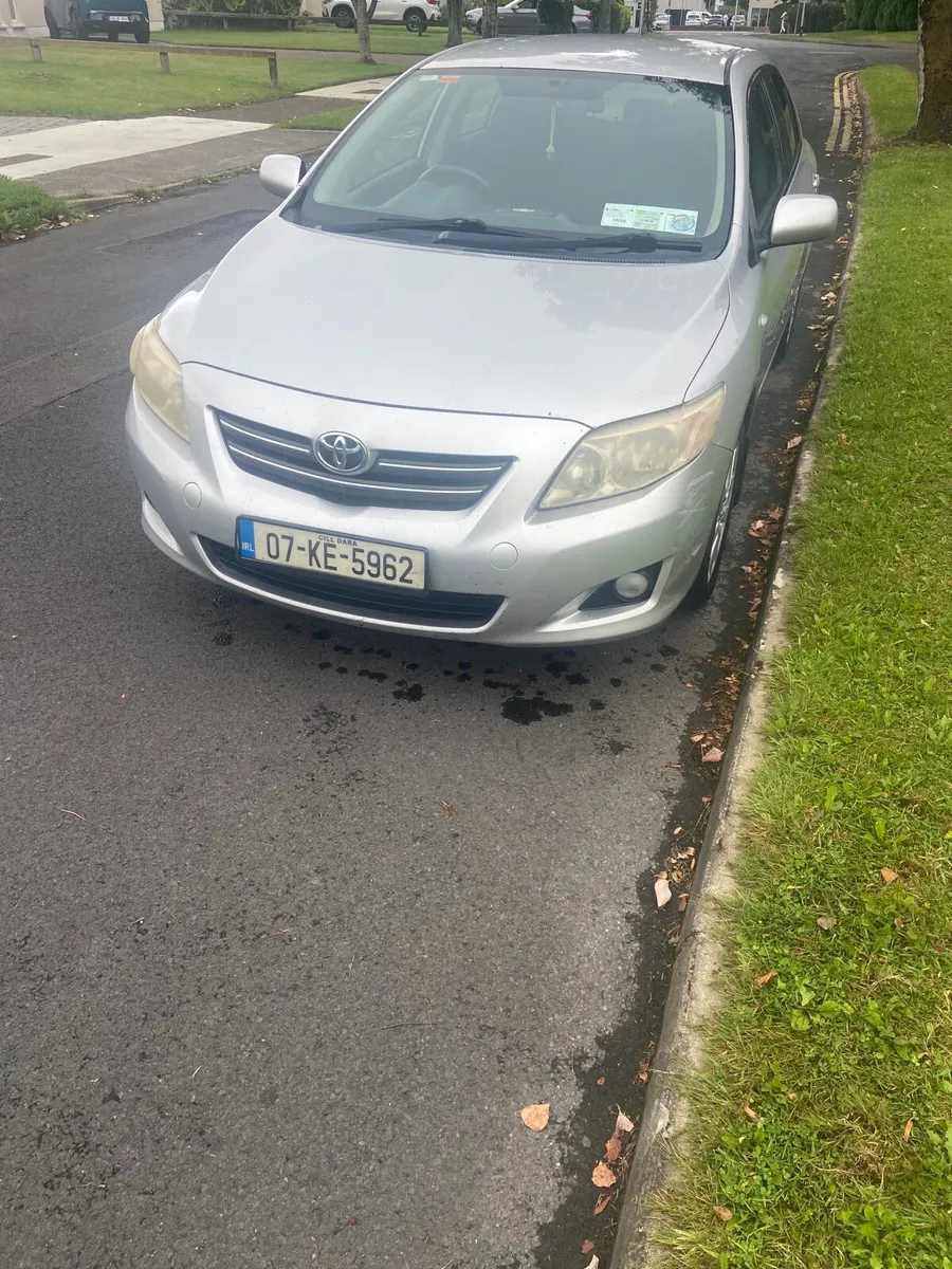 Toyota corolla - Image 3