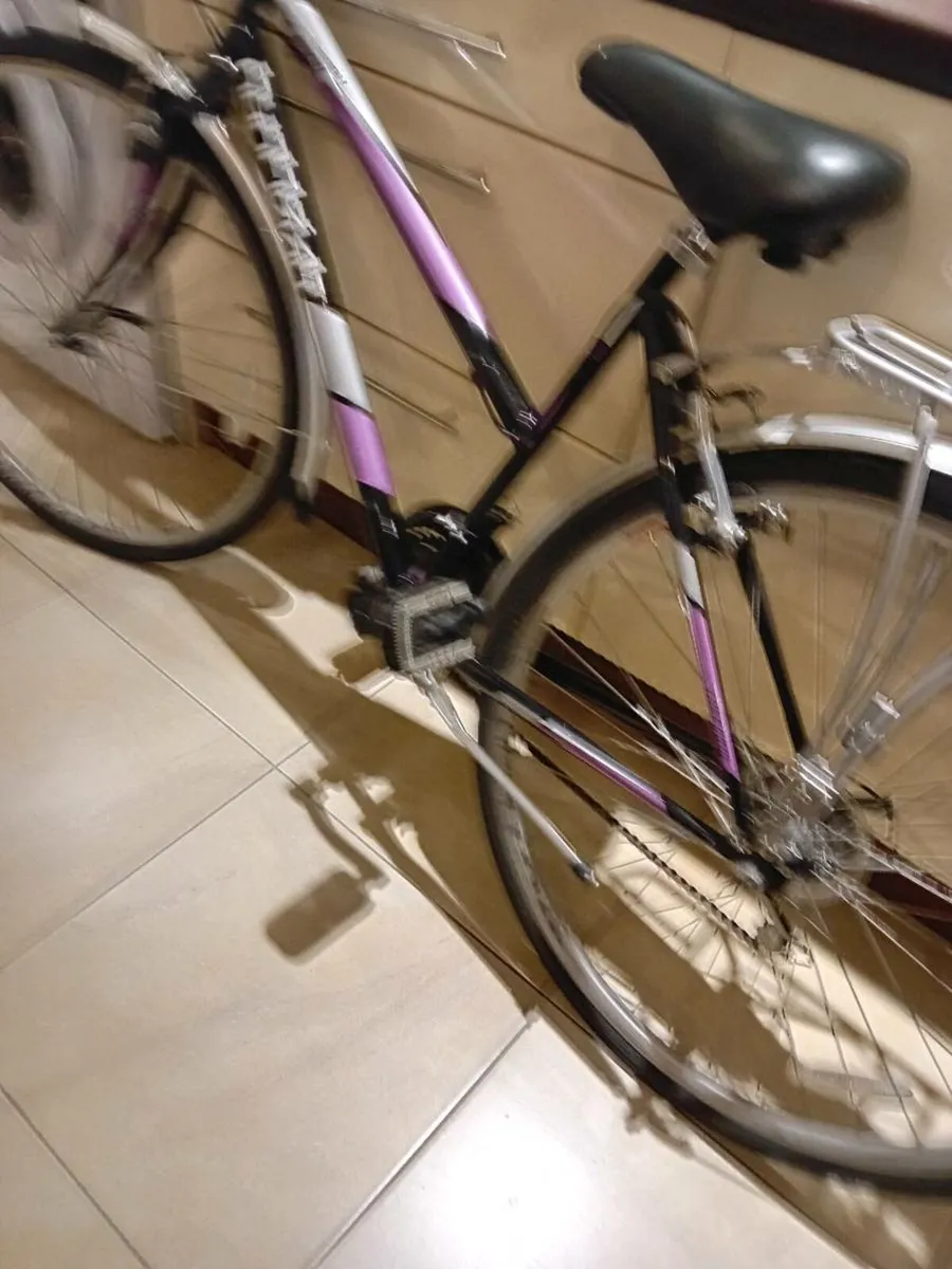 LADIES BIKE 28 INCH WHEELS  AS NEW - Image 1