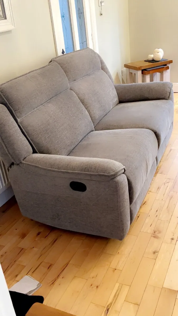 Grey 3 and 2 piece suite - Image 2