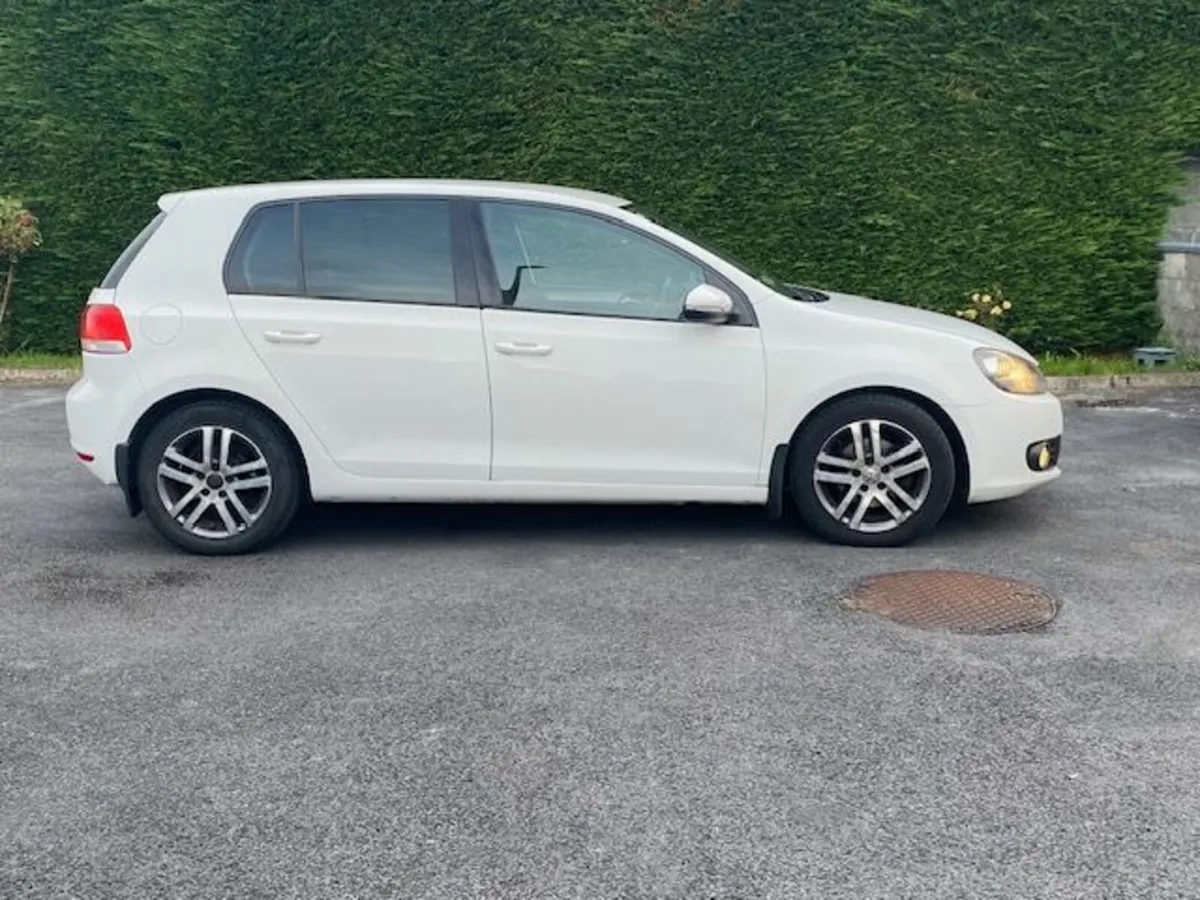 Volkswagen Golf 2013 - Image 2