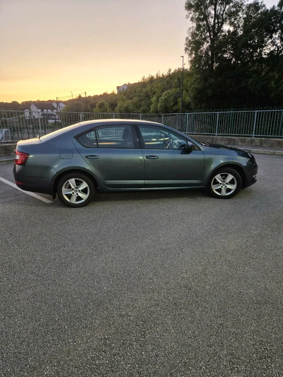 2017 (172) Skoda Octavia 1.0 TSI 115hp 4dr - Image 3