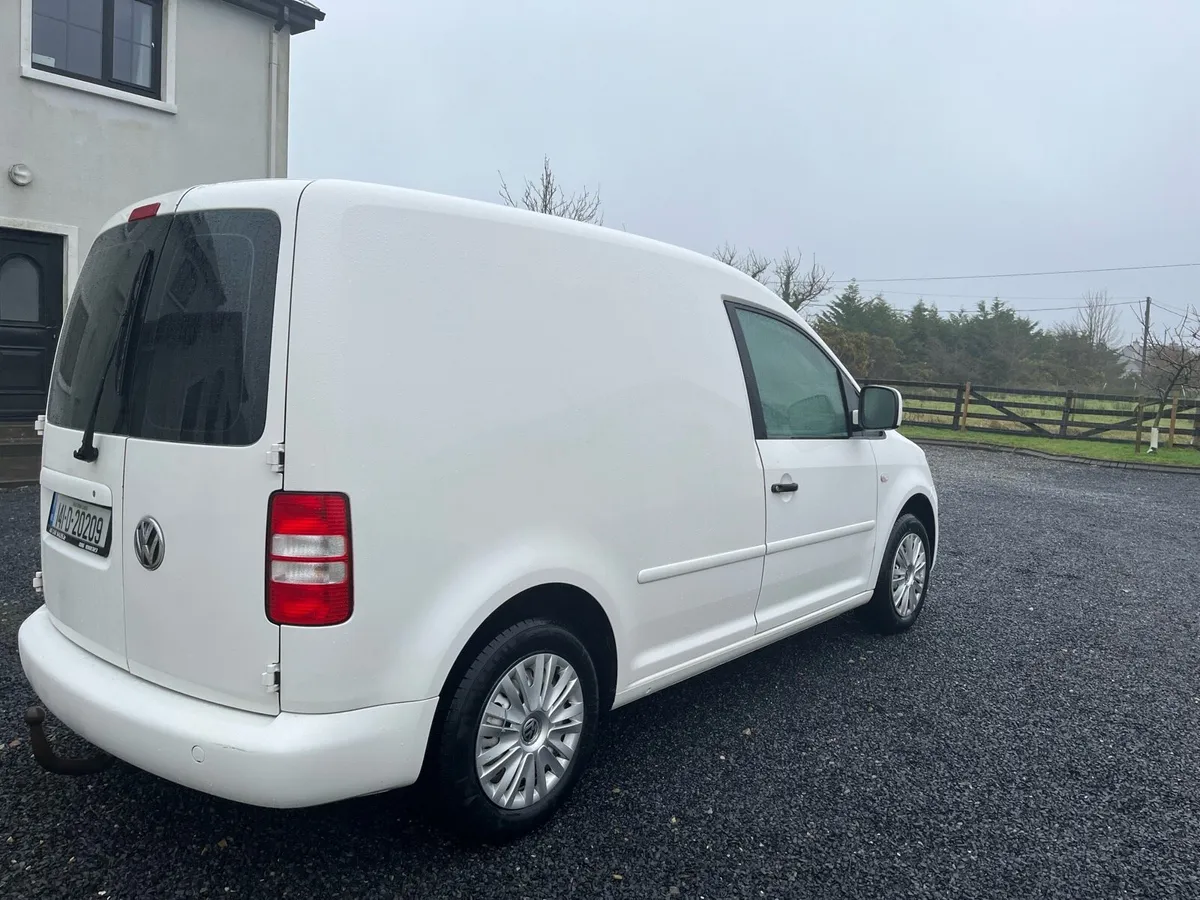 Volkswagen caddy 1.6 ( Needs engine, read ad) - Image 2