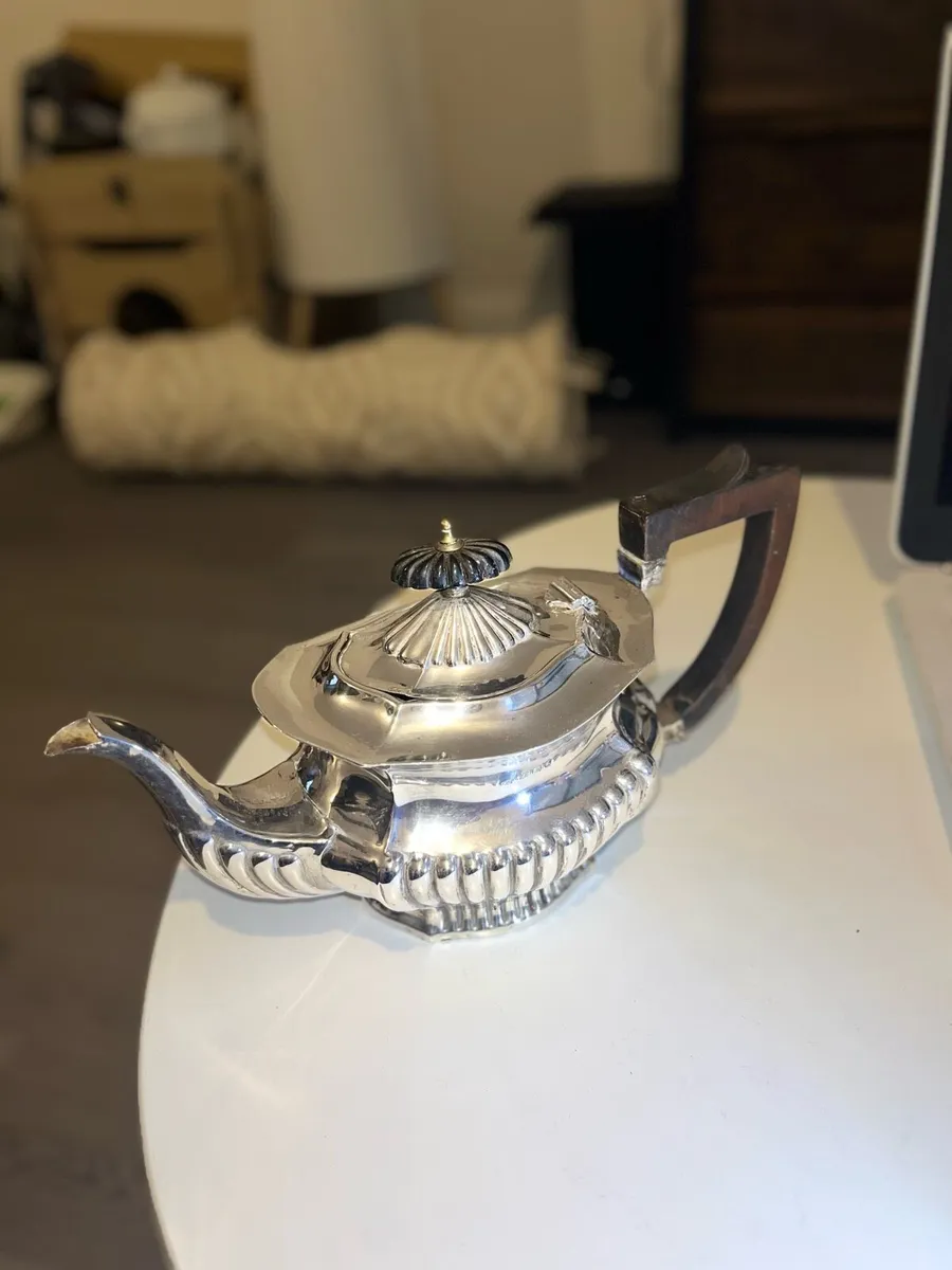 Silver tea pot - Image 1