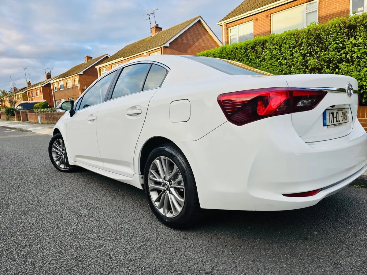 Toyota Avensis 2017 business edition  1.6 - Image 2