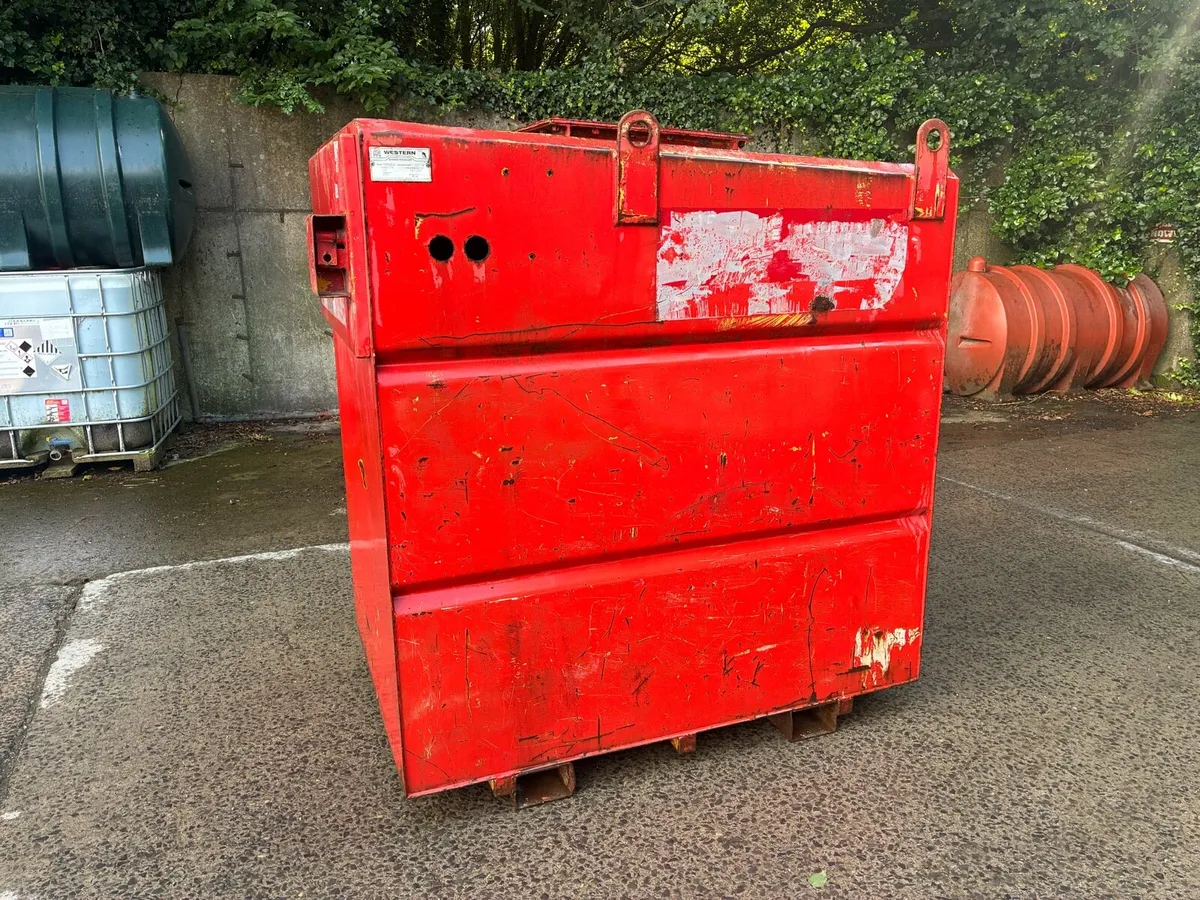 Oil tank - Image 3