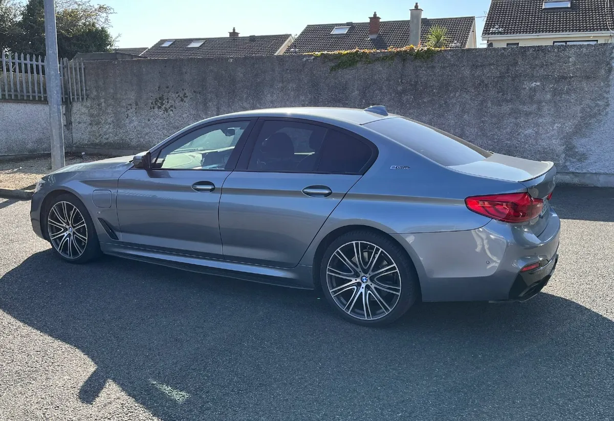 2018 BMW G30 MSport | 4-Door Auto | Priced to Sell - Image 3