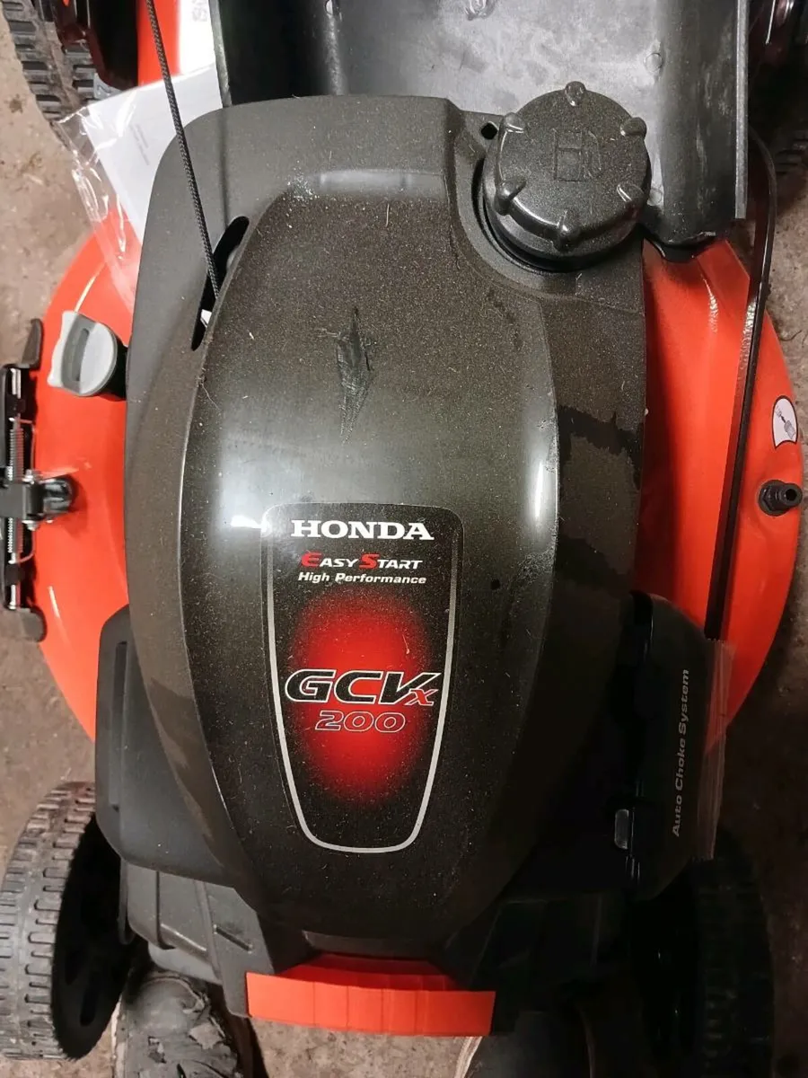 New self drive honda lawnmower - Image 3