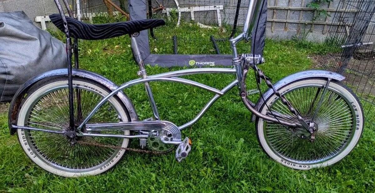8 Ball Low Rider vintage bike - Image 2