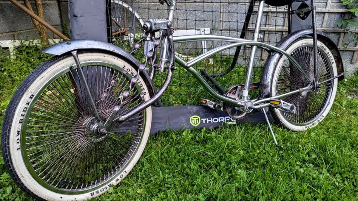8 Ball Low Rider vintage bike - Image 4