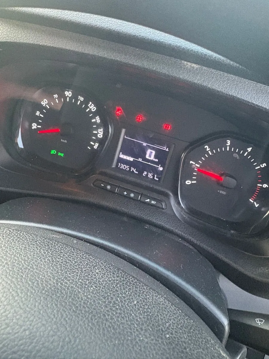 Toyota pro ace - Image 4