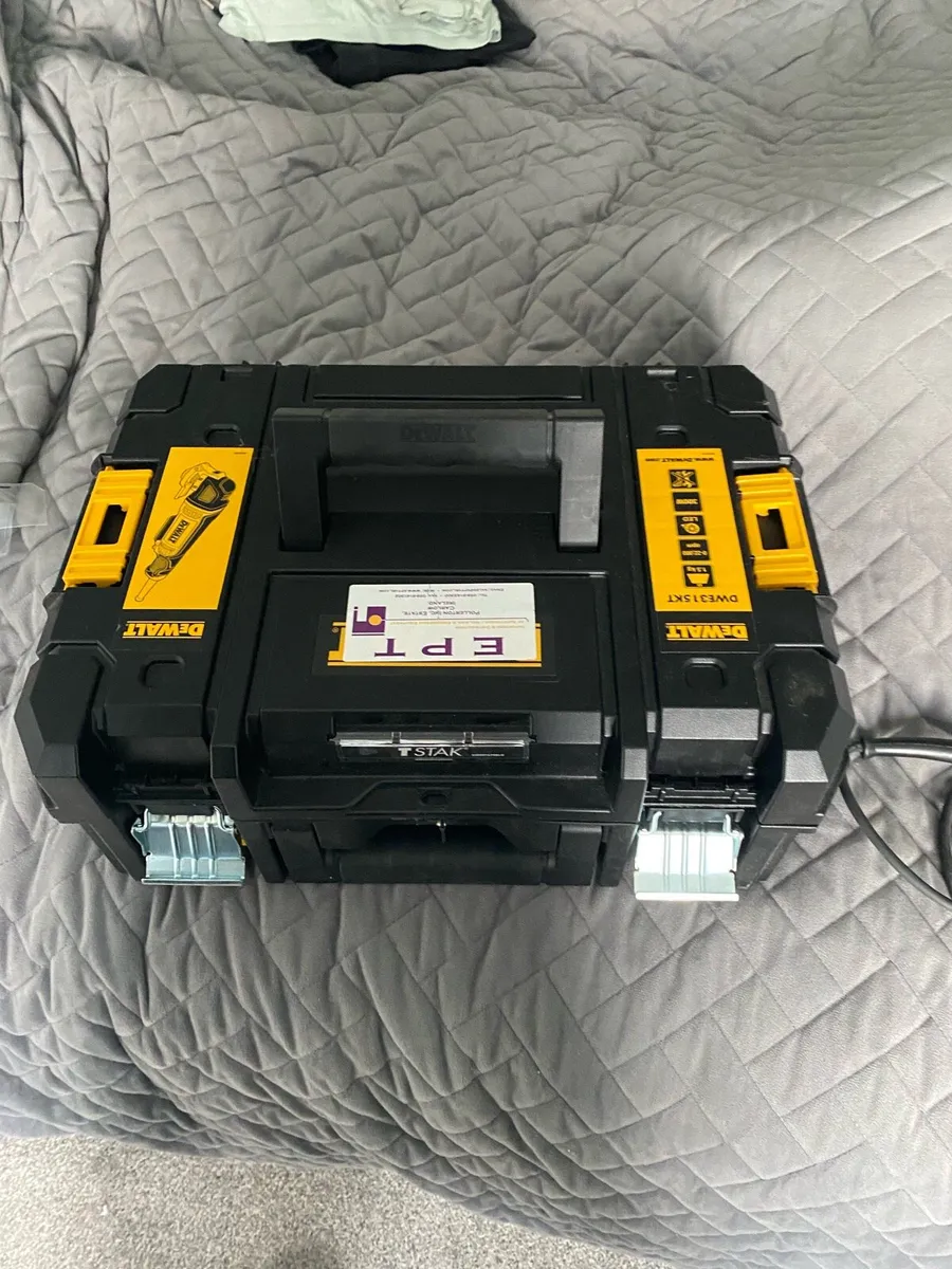 DEWALT oscillating MULTI-TOOL For sale 230v - Image 1