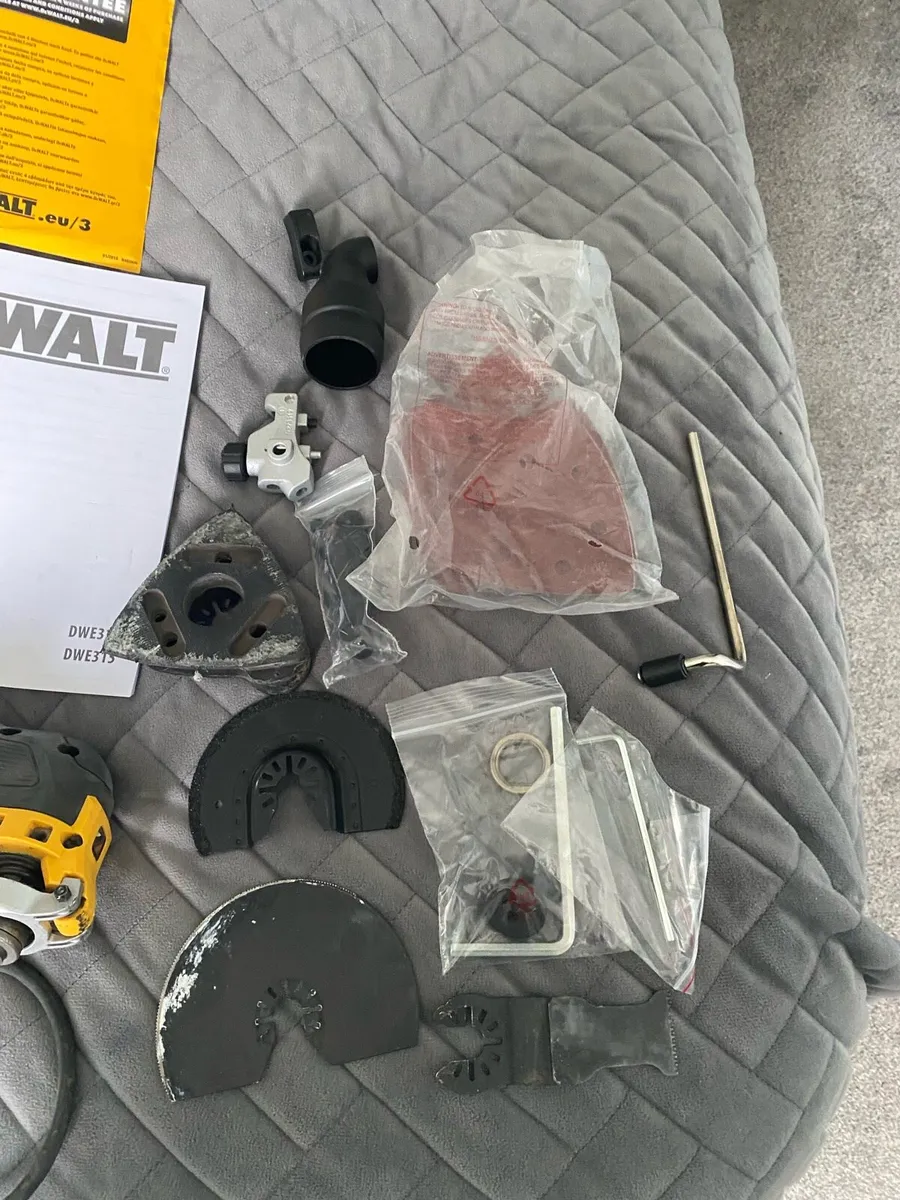 DEWALT oscillating MULTI-TOOL For sale 230v - Image 4